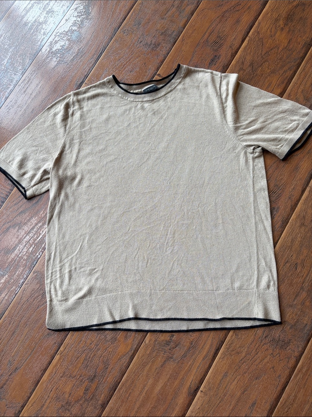 Ann Taylor Beige Short Sleeve Crewneck Shirt with Black Trim - Size XL